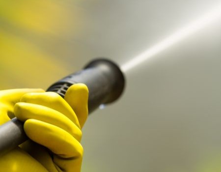 5 signs your orlando driveway needs professional pressure washing