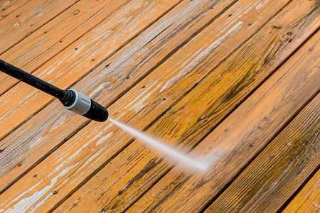 Winter park deck and fence cleaning restoring wood structures damaged by subtropical moisture and tannins